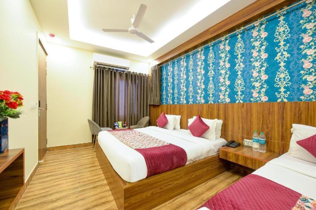 Hotel Rosewood Near Delhi Airport Нью-Дели Экстерьер фото